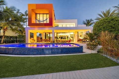 Casa en venta en Wilton Manors, Florida, 3 dormitorios, 246.19 m2 № 2042816 - foto 4