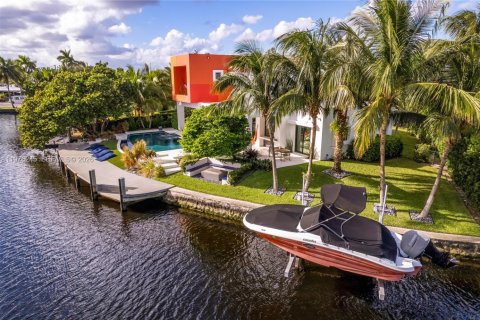 Casa en venta en Wilton Manors, Florida, 3 dormitorios, 246.19 m2 № 2042816 - foto 2