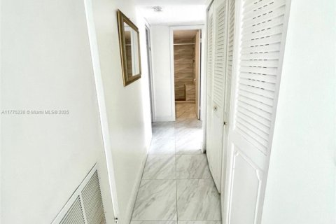 Copropriété à vendre à Aventura, Floride: 3 chambres, 128.21 m2 № 1958927 - photo 13