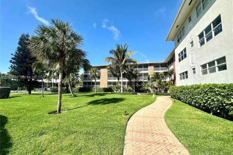 Copropriété à vendre à Boca Raton, Floride: 2 chambres, 89.19 m2 № 2254964 - photo 14