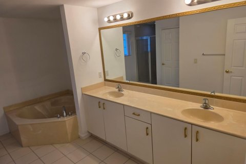 Купить таунхаус в Лодерхилл, Флорида 6 комнат, 190.45м2, № 2246579 - фото 11