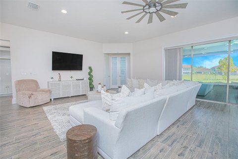 Villa ou maison à louer à Orlando, Floride: 5 chambres, 531.68 m2 № 2123107 - photo 8