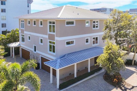 Купить коммерческую недвижимость в Сарасота, Флорида 10 спален, 655.15м2, № 1508765 - фото 2