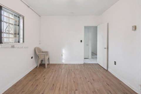 Casa en venta en Miami, Florida, 3 dormitorios, 136.85 m2 № 1955937 - foto 14