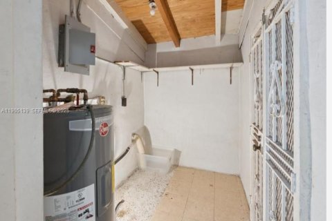 Casa en venta en Miami, Florida, 3 dormitorios, 136.85 m2 № 1955937 - foto 20