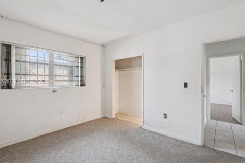 Casa en venta en Miami, Florida, 3 dormitorios, 136.85 m2 № 1955937 - foto 19