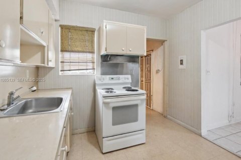 Casa en venta en Miami, Florida, 3 dormitorios, 136.85 m2 № 1955937 - foto 15