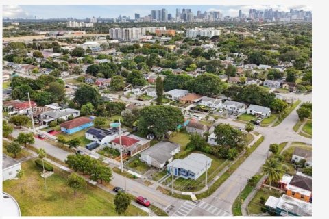 Casa en venta en Miami, Florida, 3 dormitorios, 136.85 m2 № 1955937 - foto 27