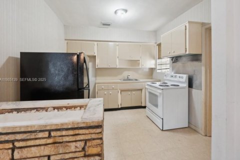Casa en venta en Miami, Florida, 3 dormitorios, 136.85 m2 № 1955937 - foto 9