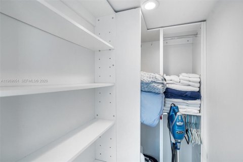 Снять в аренду кондоминиум в Майами-Бич, Флорида 2 спальни, 93.83м2, № 2031416 - фото 17