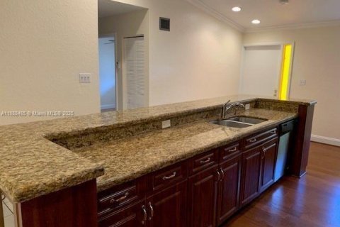 House in Coral Springs, Florida 2 bedrooms, 92.9 sq.m. № 1938589 - photo 9