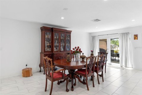 Casa en venta en Deltona, Florida, 4 dormitorios, 399.85 m2 № 1653595 - foto 14