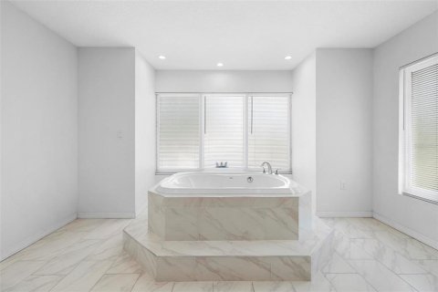 Casa en venta en Deltona, Florida, 4 dormitorios, 399.85 m2 № 1653595 - foto 22