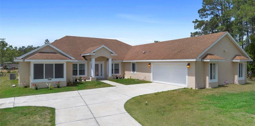 Casa en Deltona, Florida 4 dormitorios, 399.85 m2 № 1653595