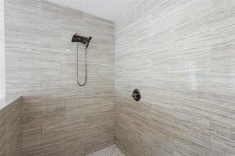 Casa en venta en Deltona, Florida, 4 dormitorios, 399.85 m2 № 1653595 - foto 26
