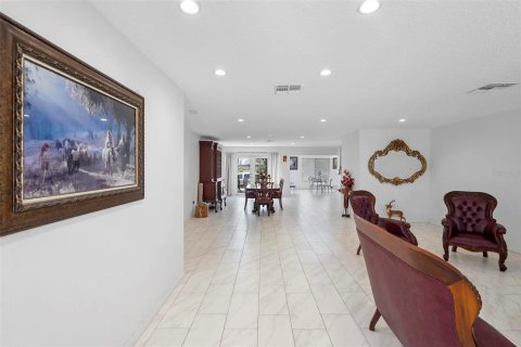 Casa en venta en Deltona, Florida, 4 dormitorios, 399.85 m2 № 1653595 - foto 5