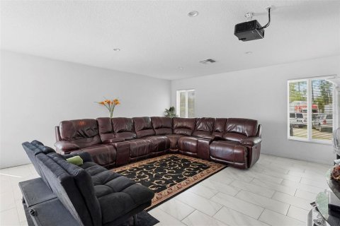 Casa en venta en Deltona, Florida, 4 dormitorios, 399.85 m2 № 1653595 - foto 18