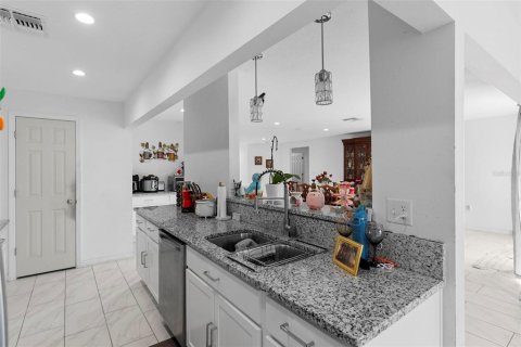 Casa en venta en Deltona, Florida, 4 dormitorios, 399.85 m2 № 1653595 - foto 10