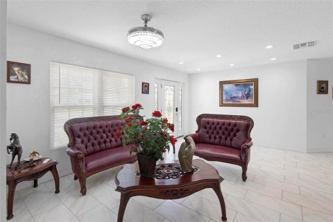 Casa en venta en Deltona, Florida, 4 dormitorios, 399.85 m2 № 1653595 - foto 7