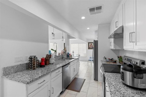 Casa en venta en Deltona, Florida, 4 dormitorios, 399.85 m2 № 1653595 - foto 8