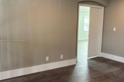 Villa ou maison à louer à Weston, Floride: 5 chambres, 292.08 m2 № 2387136 - photo 20