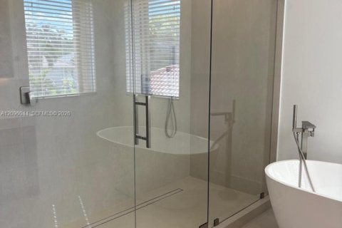Villa ou maison à louer à Weston, Floride: 5 chambres, 292.08 m2 № 2387136 - photo 13