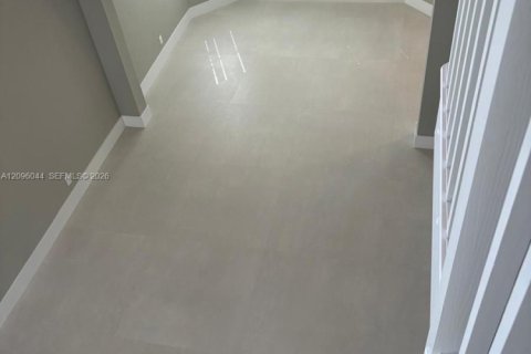 Villa ou maison à louer à Weston, Floride: 5 chambres, 292.08 m2 № 2387136 - photo 19