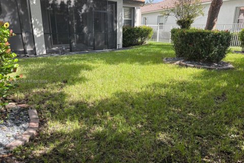Villa ou maison à louer à Weston, Floride: 5 chambres, 292.08 m2 № 2387136 - photo 25