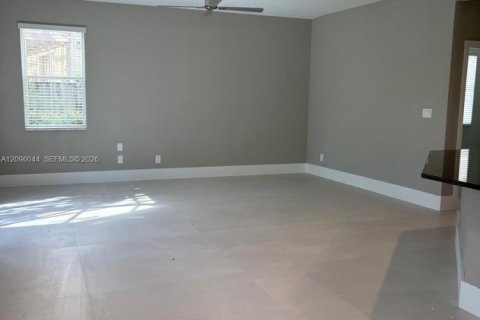 Villa ou maison à louer à Weston, Floride: 5 chambres, 292.08 m2 № 2387136 - photo 5