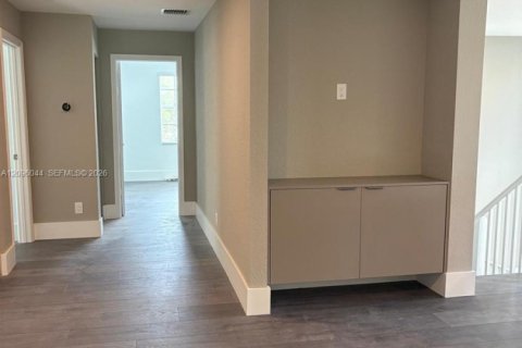 Villa ou maison à louer à Weston, Floride: 5 chambres, 292.08 m2 № 2387136 - photo 12