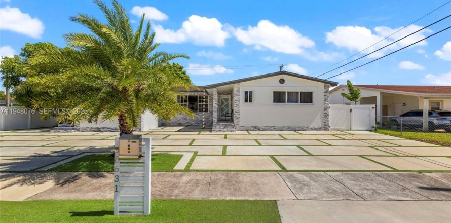 Villa ou maison à Miami, Floride 4 chambres, 206.06 m2 № 2004067