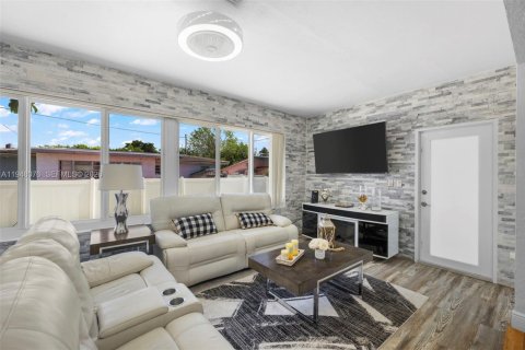 Villa ou maison à vendre à Miami, Floride: 4 chambres, 206.06 m2 № 2004067 - photo 10