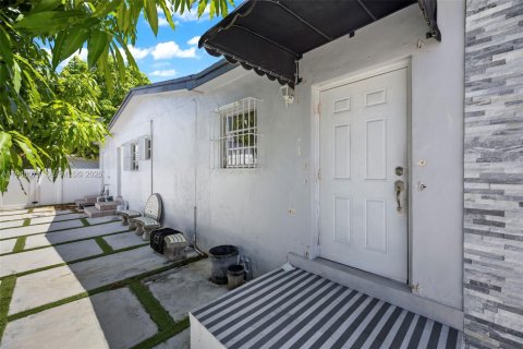 Villa ou maison à vendre à Miami, Floride: 4 chambres, 206.06 m2 № 2004067 - photo 29