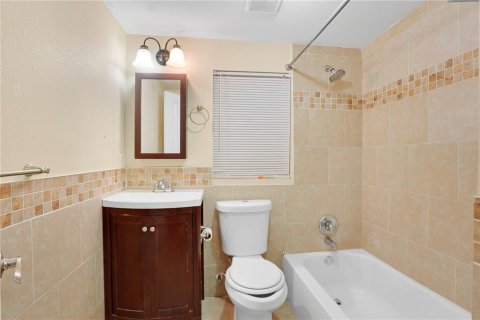 House in Gainesville, Florida 3 bedrooms, 116.96 sq.m. № 1364646 - photo 13