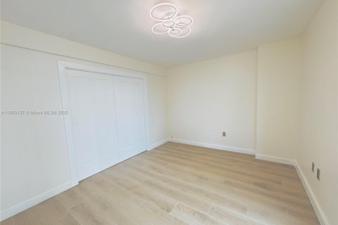 Купить кондоминиум в Майами-Бич, Флорида 3 спальни, 129.13м2, № 1956106 - фото 26