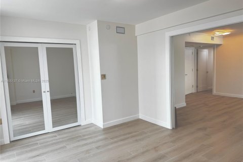 Купить кондоминиум в Майами-Бич, Флорида 3 спальни, 129.13м2, № 1956106 - фото 24