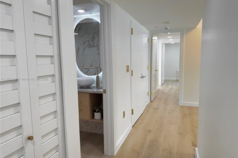 Купить кондоминиум в Майами-Бич, Флорида 3 спальни, 129.13м2, № 1956106 - фото 19