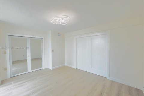 Купить кондоминиум в Майами-Бич, Флорида 3 спальни, 129.13м2, № 1956106 - фото 27