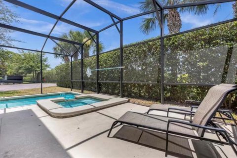 House in Kissimmee, Florida 5 bedrooms, 286.23 sq.m. № 2201490 - photo 16