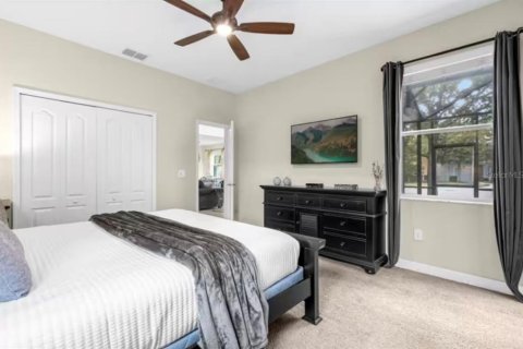 House in Kissimmee, Florida 5 bedrooms, 286.23 sq.m. № 2201490 - photo 19