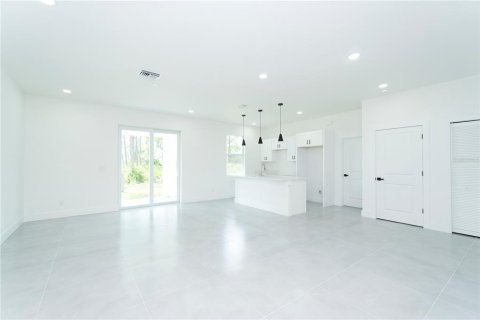 Casa en venta en Lehigh Acres, Florida, 3 dormitorios, 151.43 m2 № 1873552 - foto 3