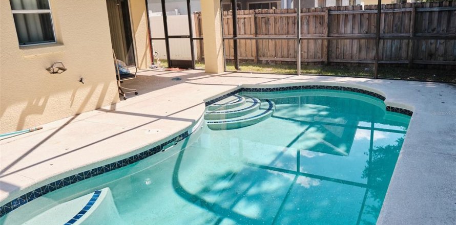 Casa en Kissimmee, Florida 3 dormitorios, 129.88 m2 № 1870454