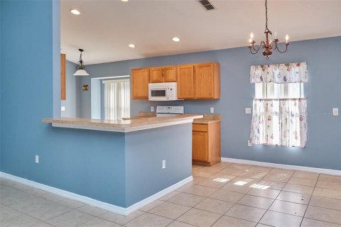 Casa en alquiler en Kissimmee, Florida, 3 dormitorios, 129.88 m2 № 1870454 - foto 13