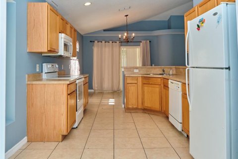 Casa en alquiler en Kissimmee, Florida, 3 dormitorios, 129.88 m2 № 1870454 - foto 11