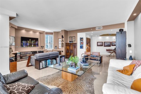 Купить кондоминиум в Майами, Флорида 2 спальни, 175.03м2, № 2011885 - фото 15