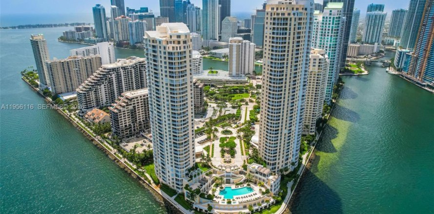 Кондоминиум с 2 спальнями в Майами, Флорида № 2011885