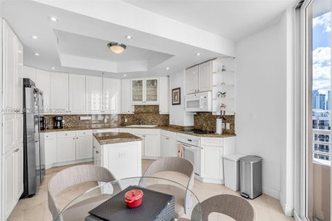 Купить кондоминиум в Майами, Флорида 2 спальни, 175.03м2, № 2011885 - фото 18