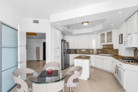 Купить кондоминиум в Майами, Флорида 2 спальни, 175.03м2, № 2011885 - фото 19