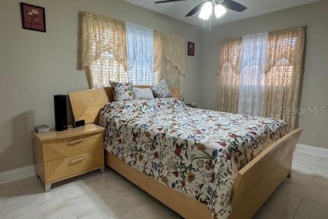 House in New Port Richey, Florida 2 bedrooms, 82.13 sq.m. № 1579131 - photo 23