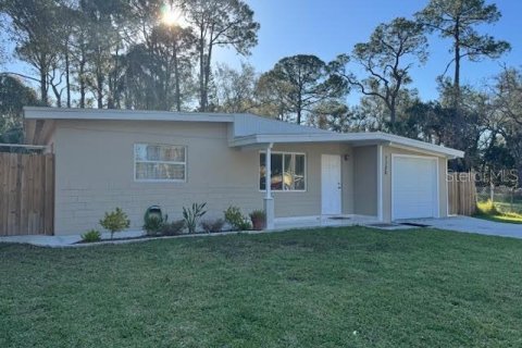 House in New Port Richey, Florida 2 bedrooms, 82.13 sq.m. № 1579131 - photo 2